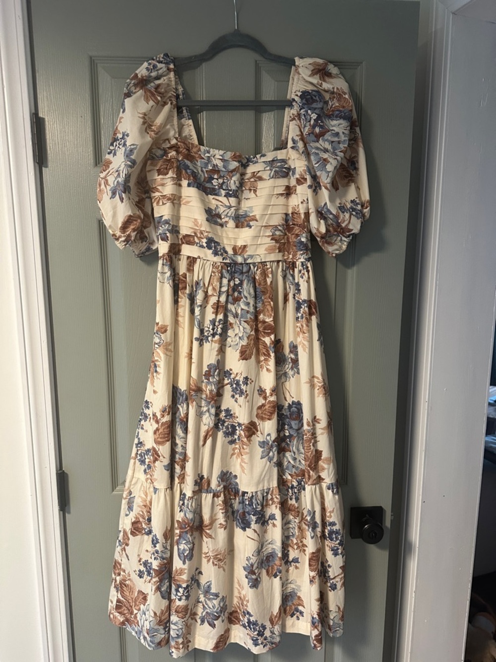 The A&F Emerson Poplin Puff Sleeve Midi Dress